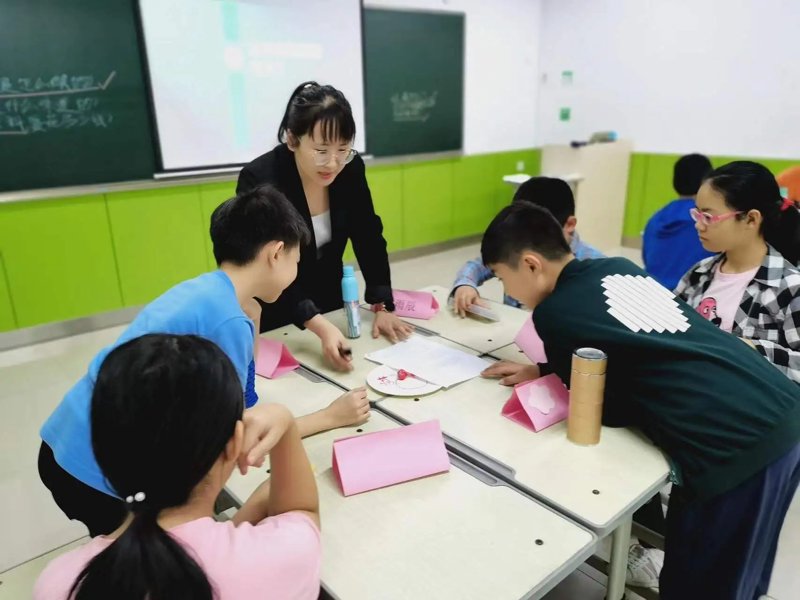 课外辅导班：教育新趋势